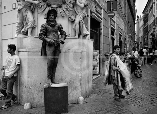HD_P-34 - Mime and street vendors near Trevi Fountain in Rome HD_P-34 - Mime and street vendors near Trevi Fountain in Rome
