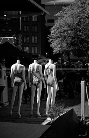 HD_STBW-86 - Three mannaquins dressed in swimsuits stand in front of Quincy Market in Boston HD_STBW-86 - Three mannaquins dressed in swimsuits stand in front of Quincy Market in Boston