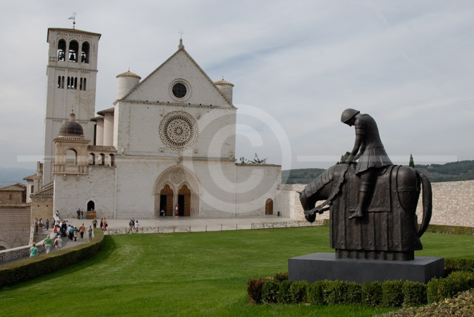 HD_STC-15 - Bronze statue outside of bacillica in Assisi, Italy. HD_STC-15 - Bronze statue outside of bacillica in Assisi, Italy.